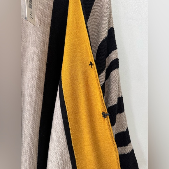 Alice + Olivia Wool Poncho black/tan/gold OS NWT - Picture 9 of 15